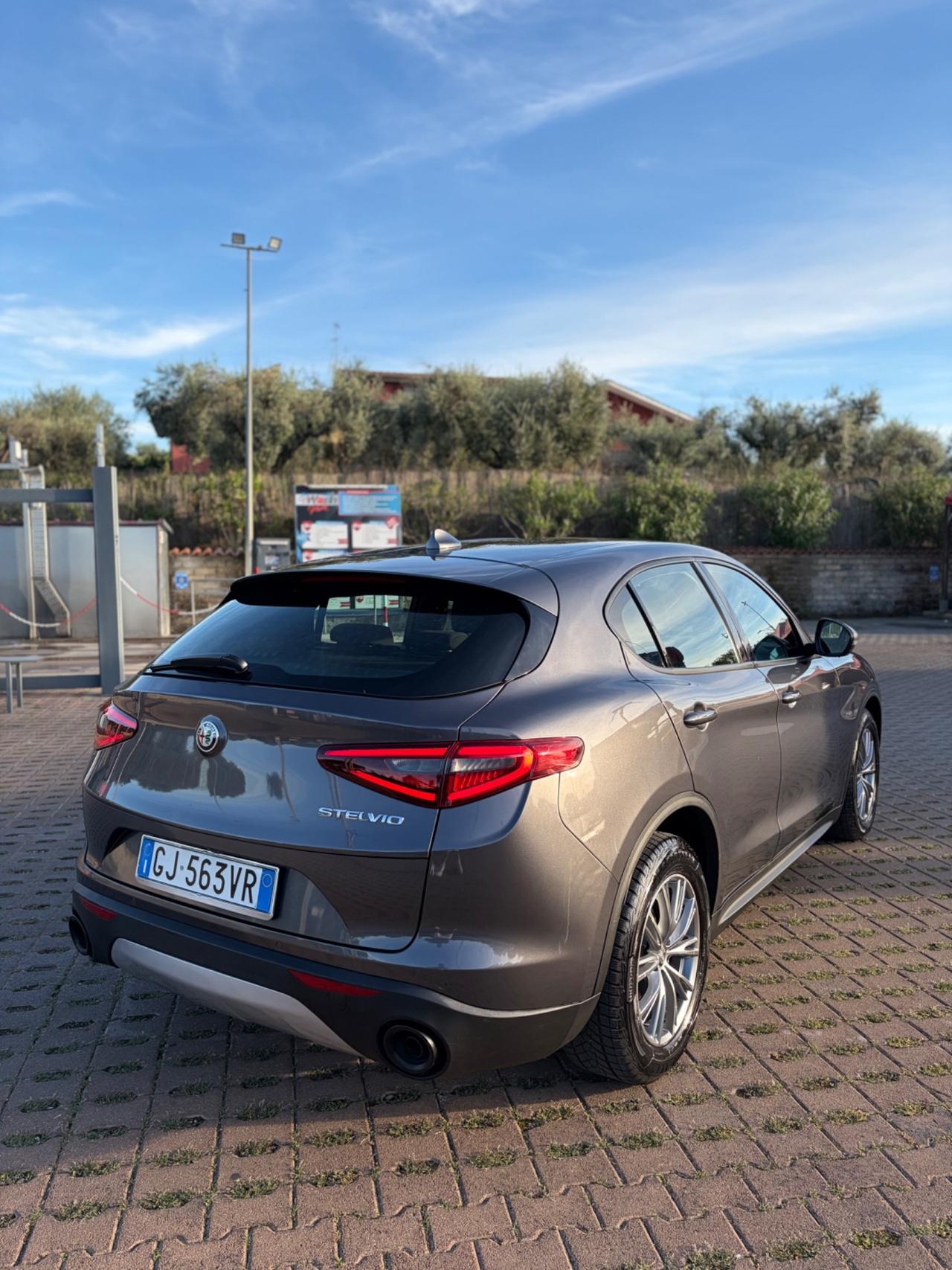 Alfa Romeo Stelvio 2.2 Turbodiesel 160 CV AT8 RWD Super Business - Unico Proprietario