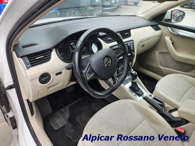 SKODA Octavia 2.0 TDI CR DSG Wagon Executive