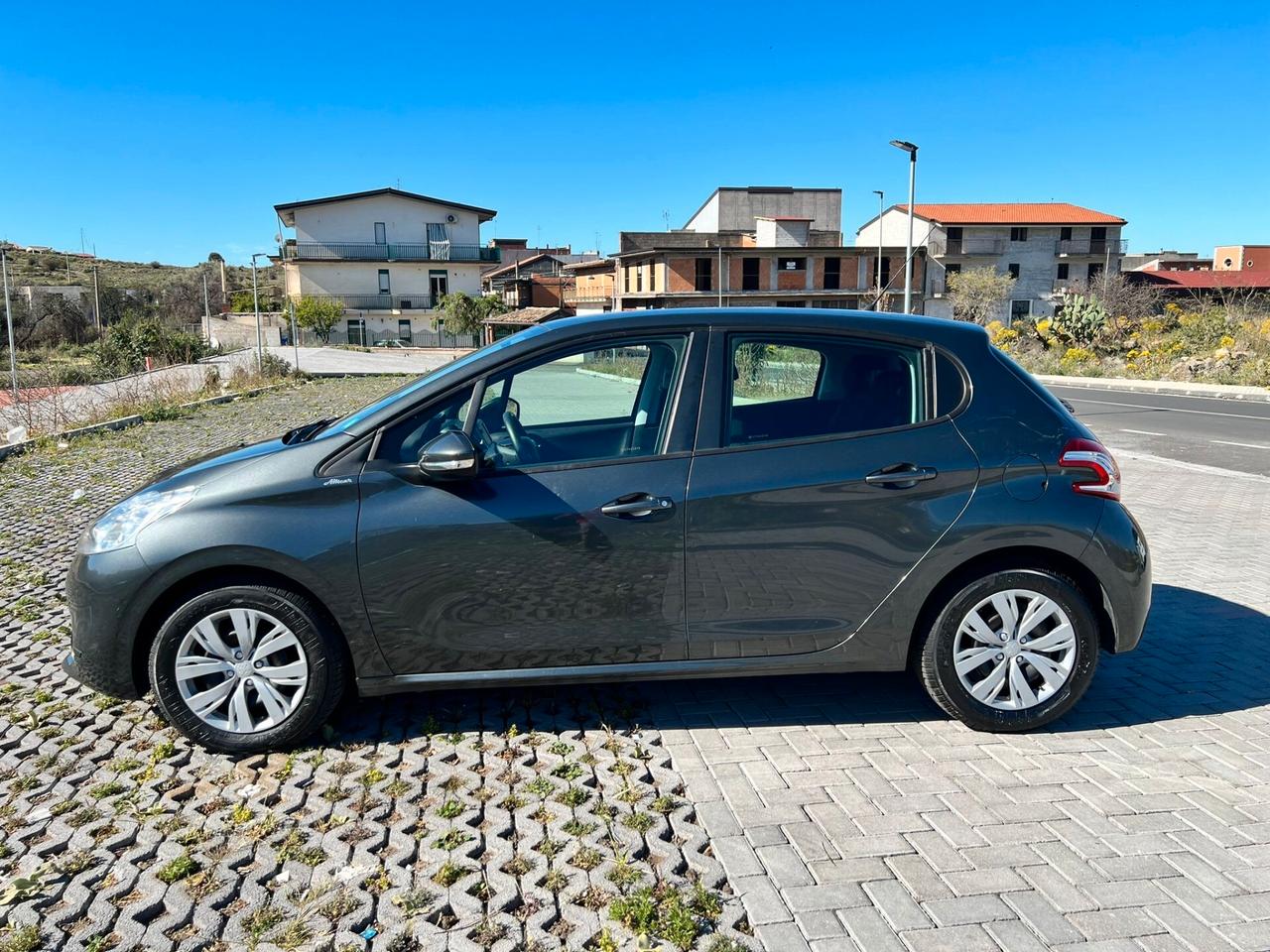 Peugeot 208 1.4HDI NEOPATENTATI CHIAMA 2013