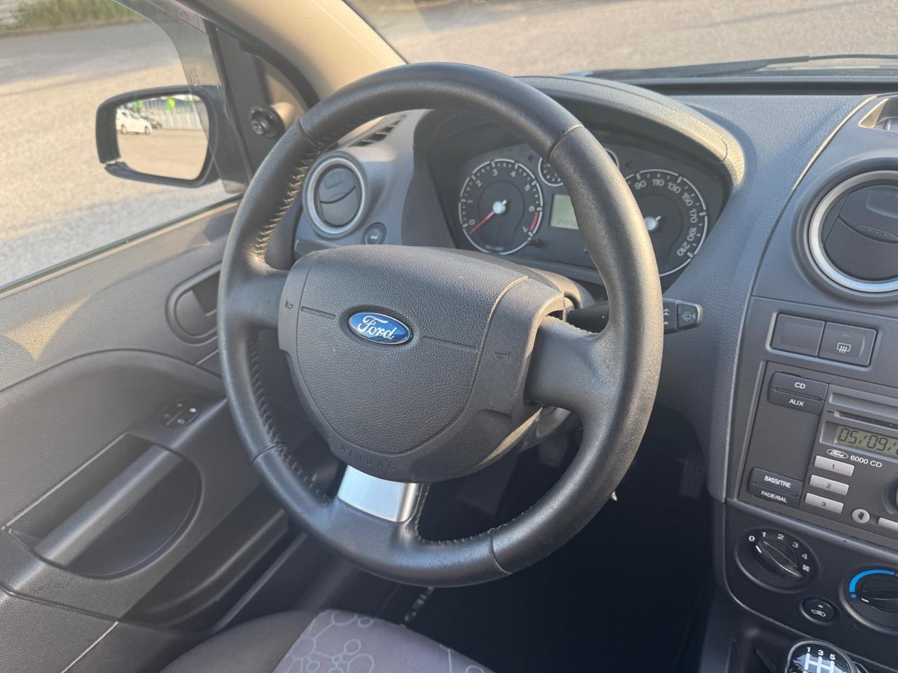 Ford Fiesta 1.2 16V 5p. Ghia 2007