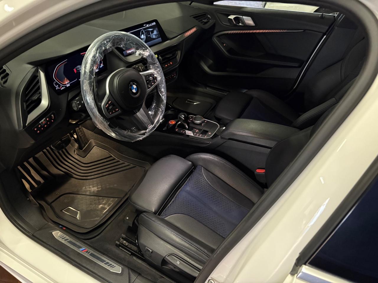 Bmw 120 120i 5p. Msport