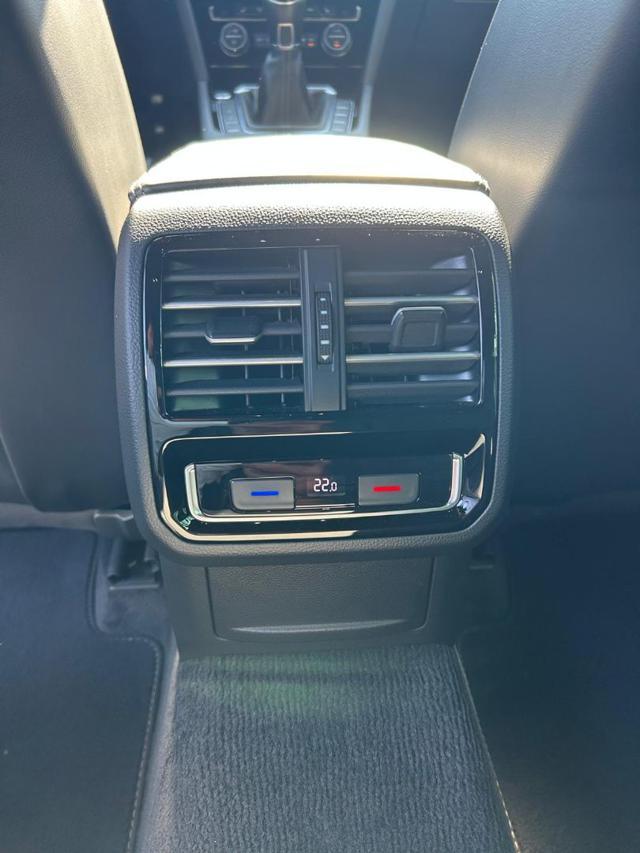 VOLKSWAGEN Passat Variant 2.0 TDI Highline 4 MOTION