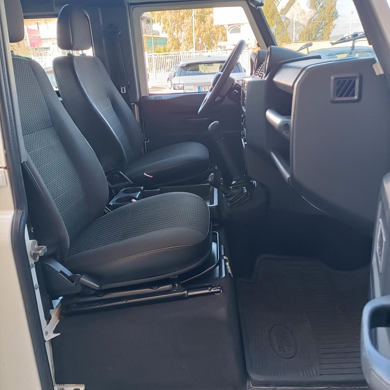 Land Rover Defender 90 2.4 TD4 Station Wagon SE