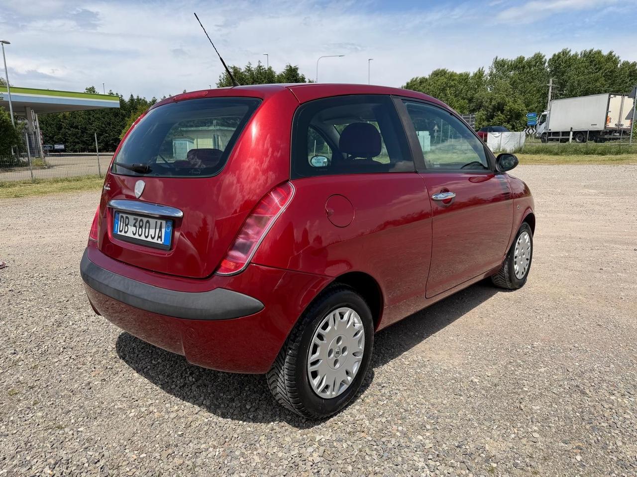 Lancia Ypsilon 1.2 16V Oro