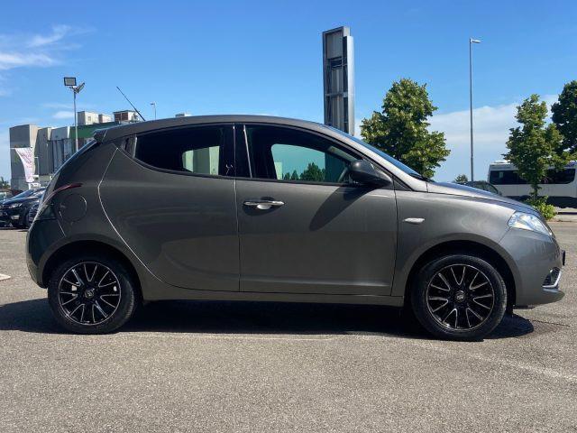LANCIA Ypsilon 1.2 69 CV 5P. Silver