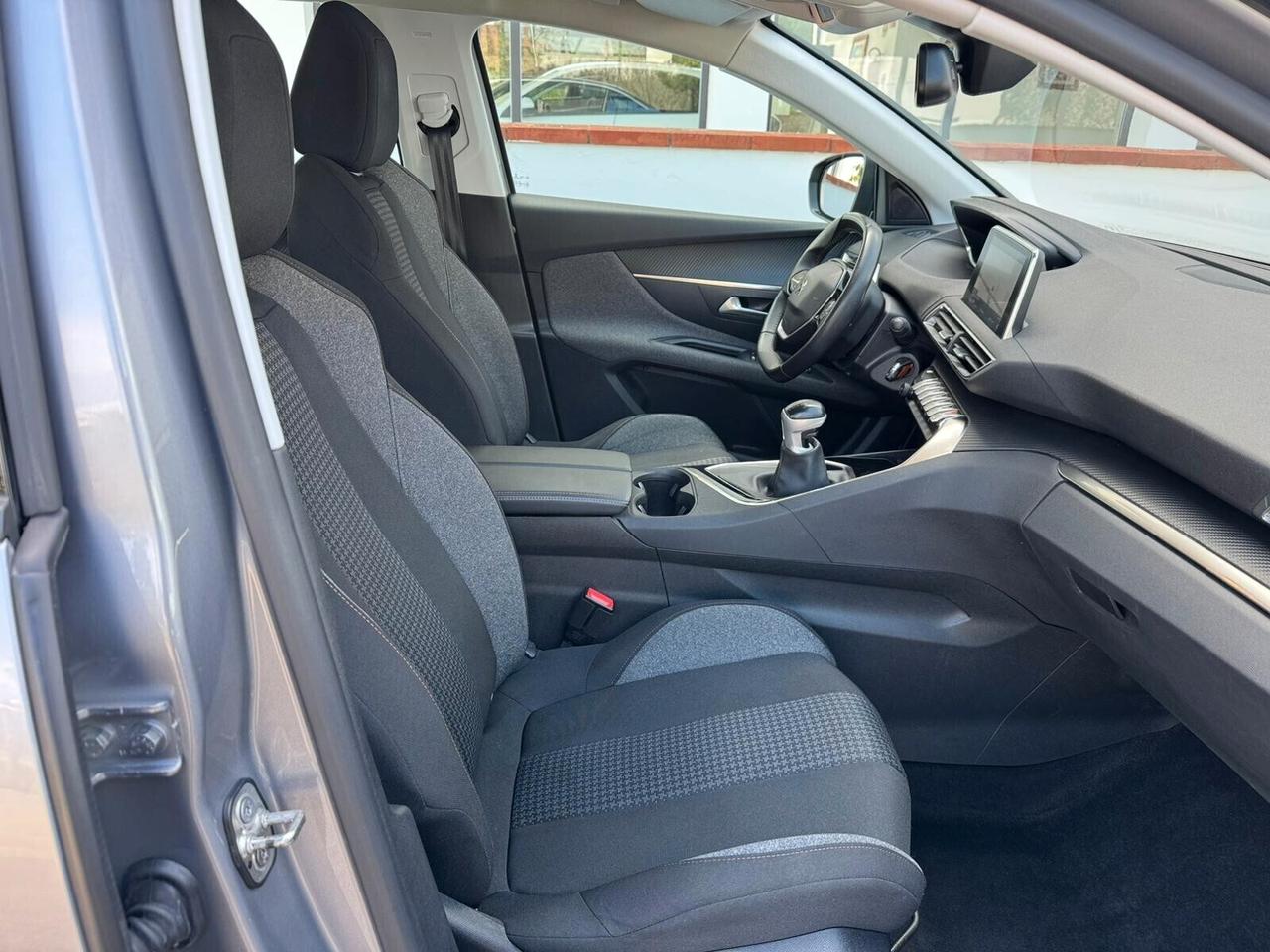 Peugeot 3008 Autocarro 5POSTI N1