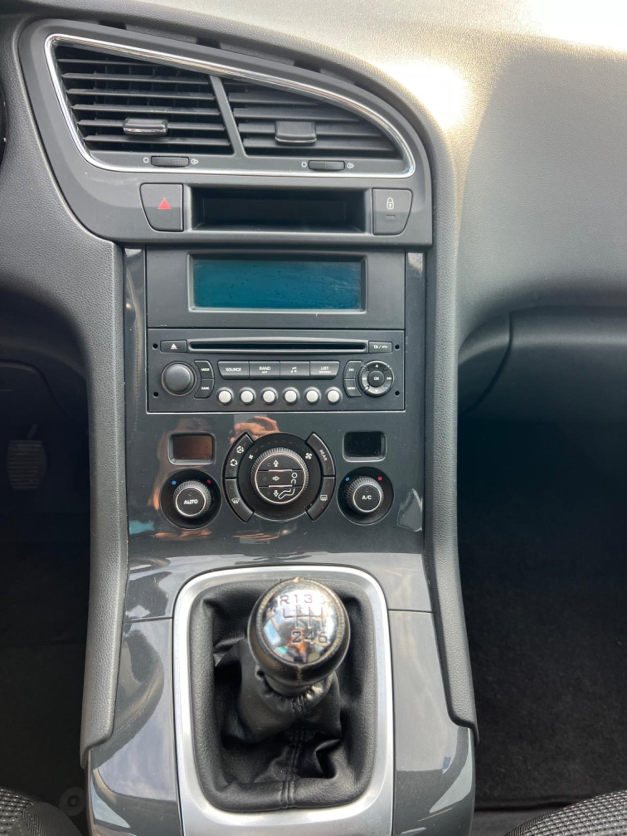 Peugeot 5008 1.6 HDi 112CV Premium