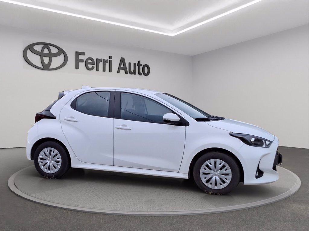 TOYOTA Yaris 1.5h active del 2023