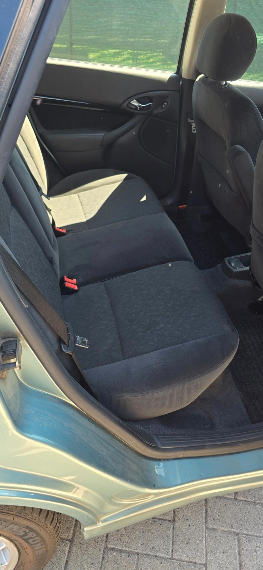 Ford Focus 1.6i 16V cat 5p. Ghia