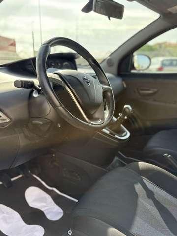 Lancia Ypsilon 1.2 69 CV 5 porte Gold