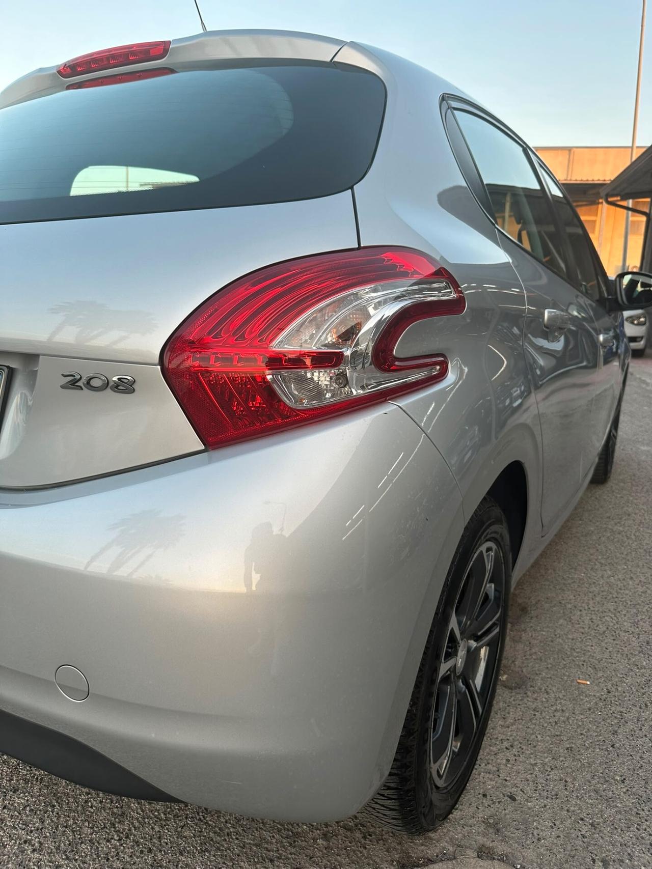 Peugeot 208 PureTech 82 5 porte Allure
