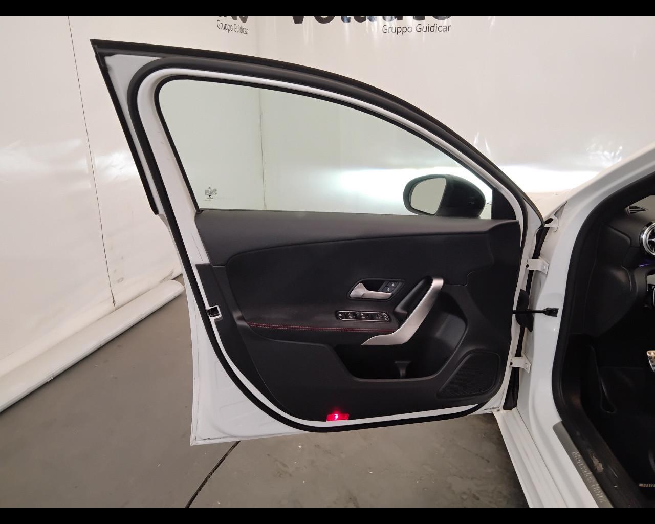 Mercedes-Benz Classe A - W177 2018 - A 180 d Premium auto