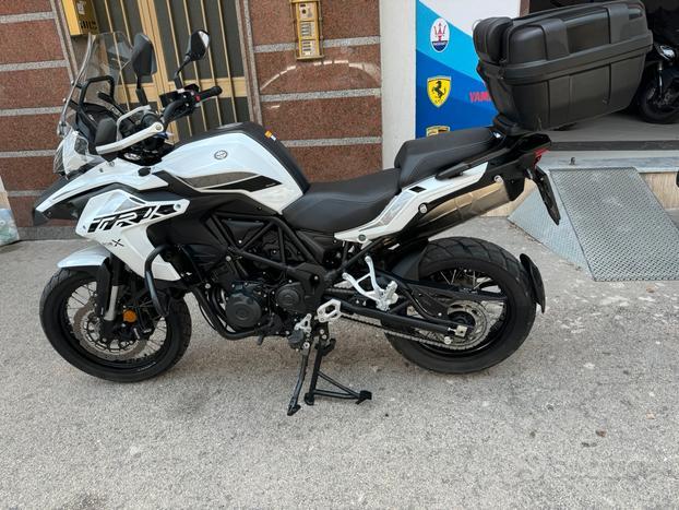 Benelli trk 502x con garanzia casa madre