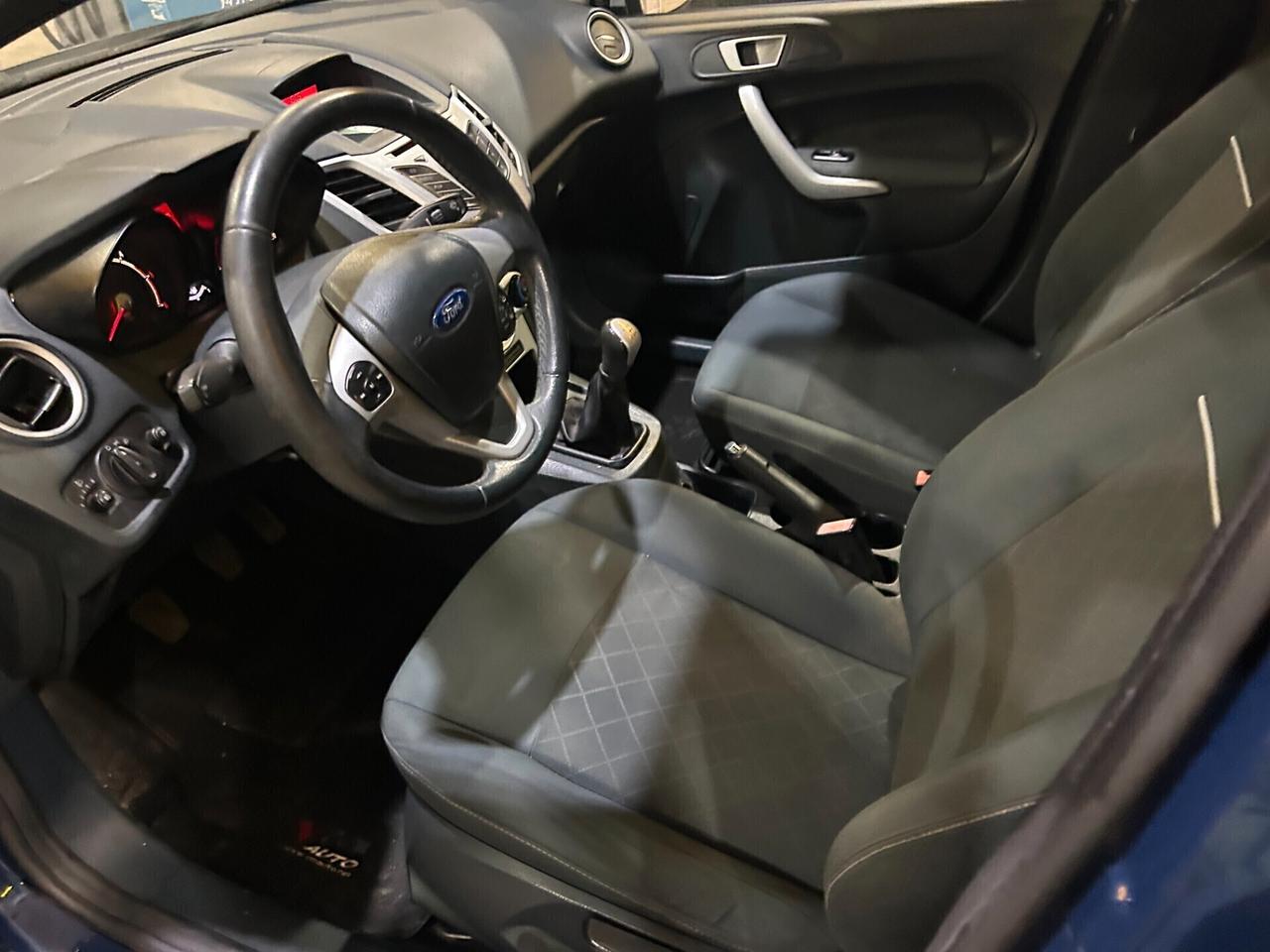 Ford Fiesta 1.4 TDCi 70CV 5 porte Titanium