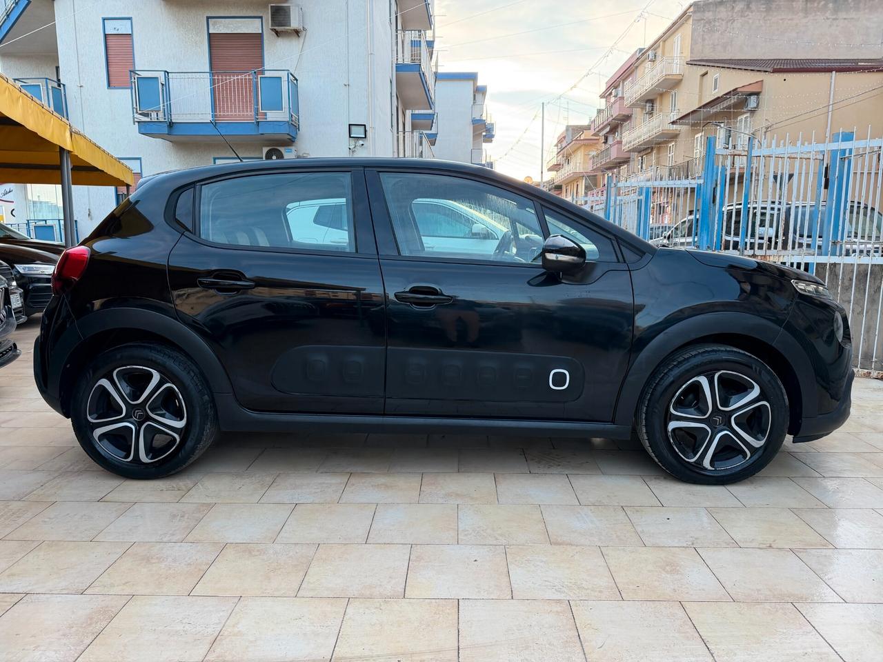 Citroen C3 PureTech - Shine 2019 RETROCAMERA