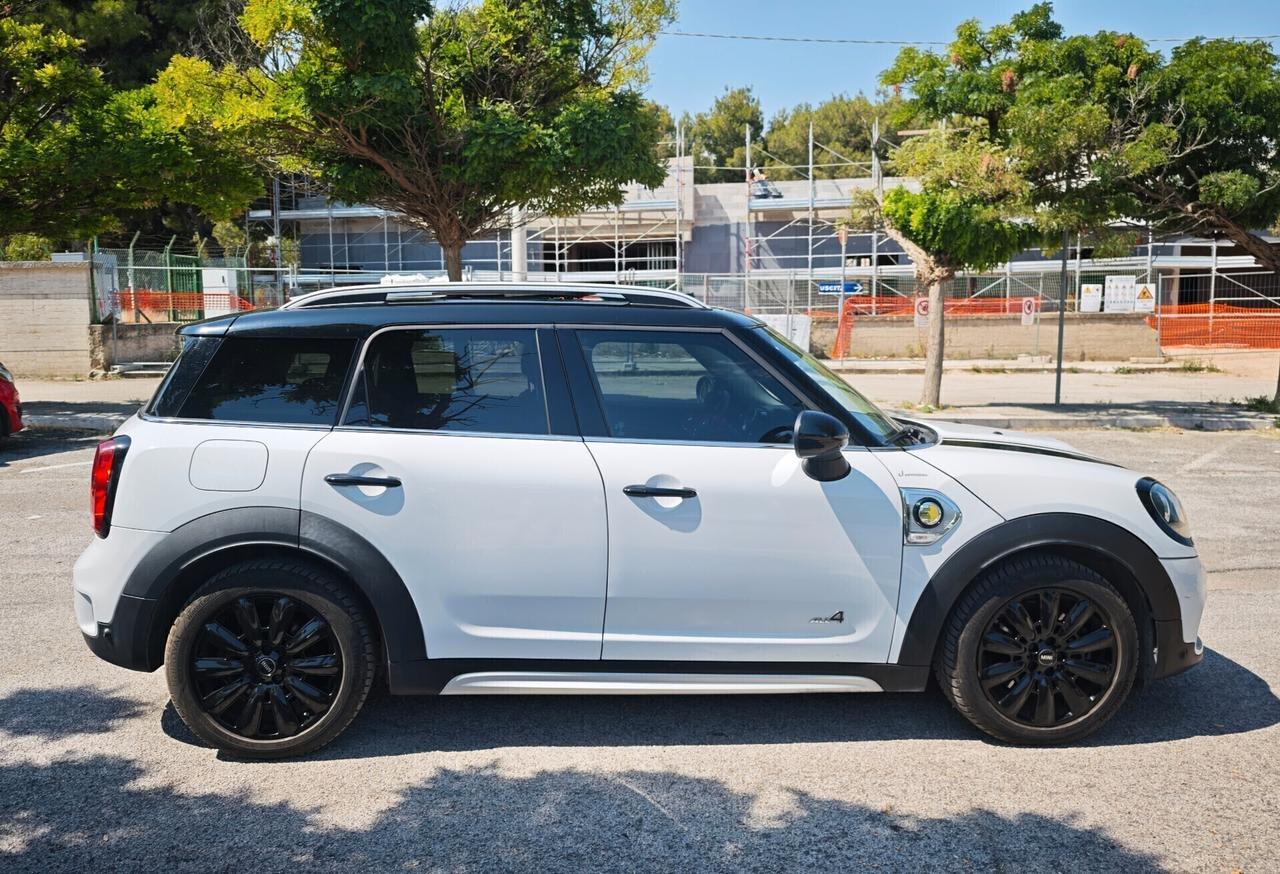 Mini Cooper S Countryman 1.5 Hype ALL4 136cv più 80 cv elettrico