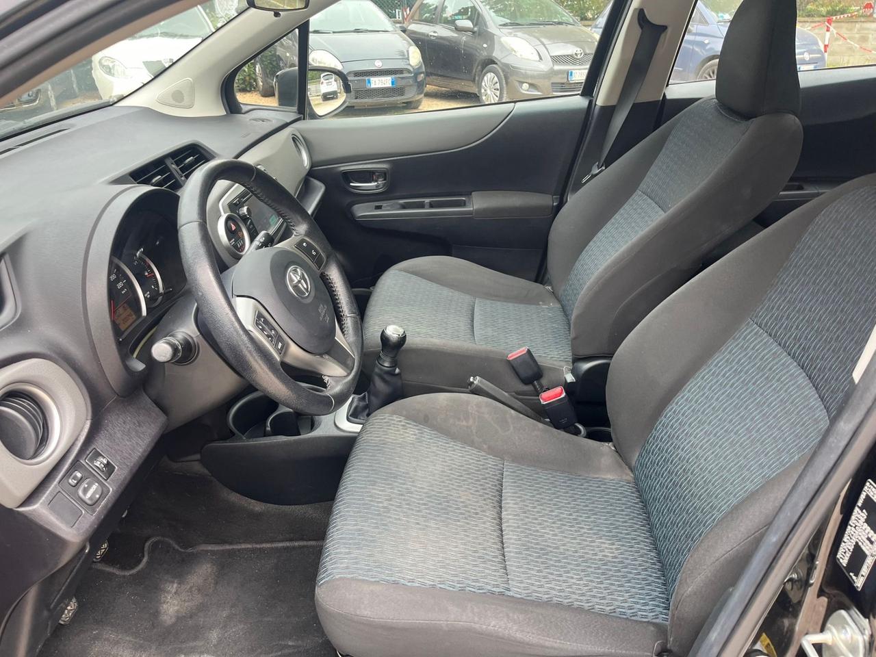 Toyota Yaris 1.0 Benzina - Neopatentati