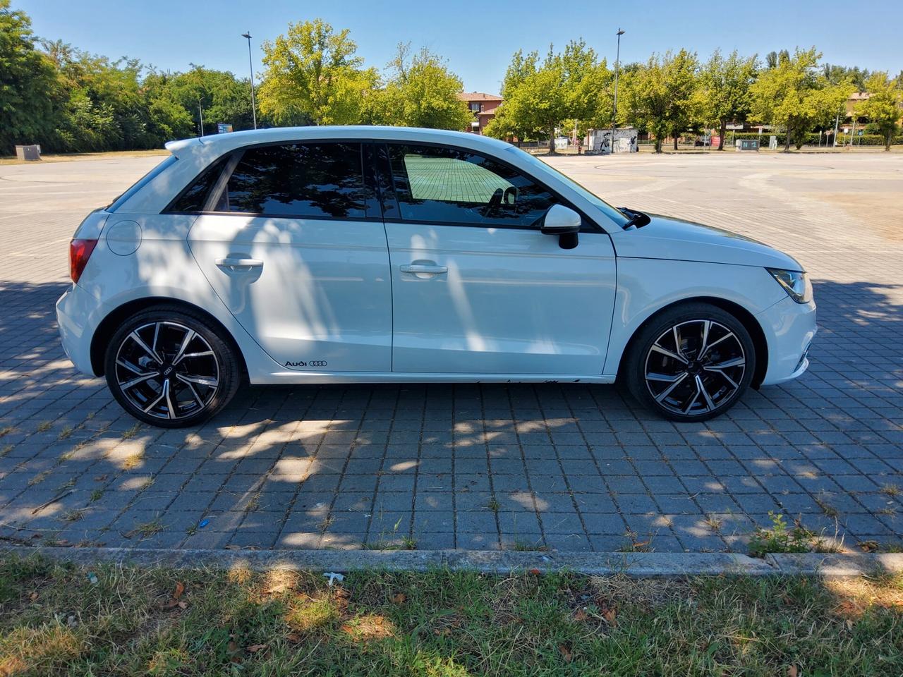 Audi A1 1.6 TDI S tronic line edition
