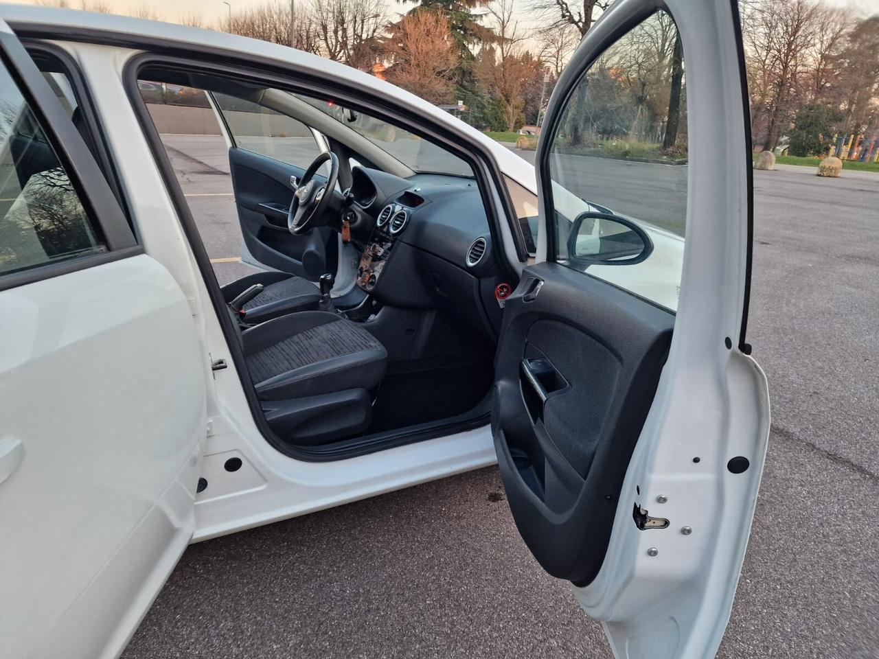 Opel Corsa 1.2 5 porte Enjoy