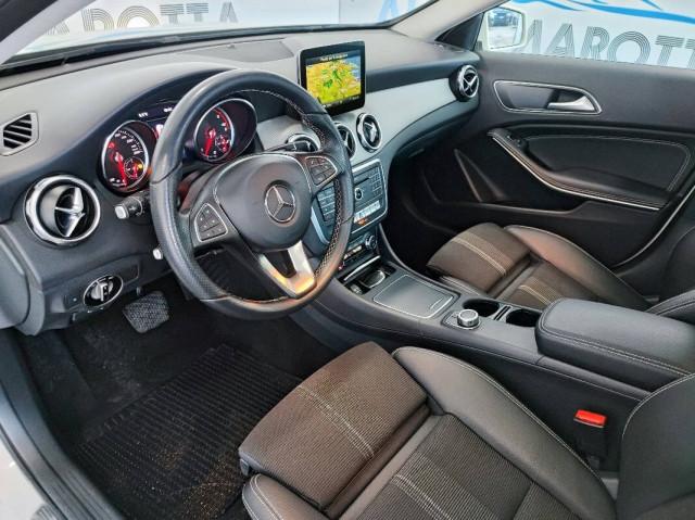 Mercedes Classe GLA 200 d Sport auto TETTO! RETRO! PELLE!