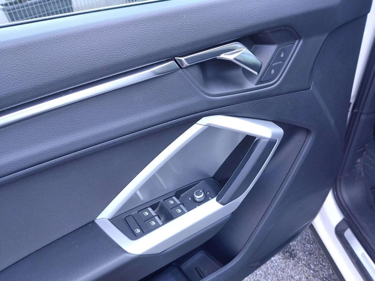 Audi Q3 AUDI Q3 35 TDI S tronic Business Advanced