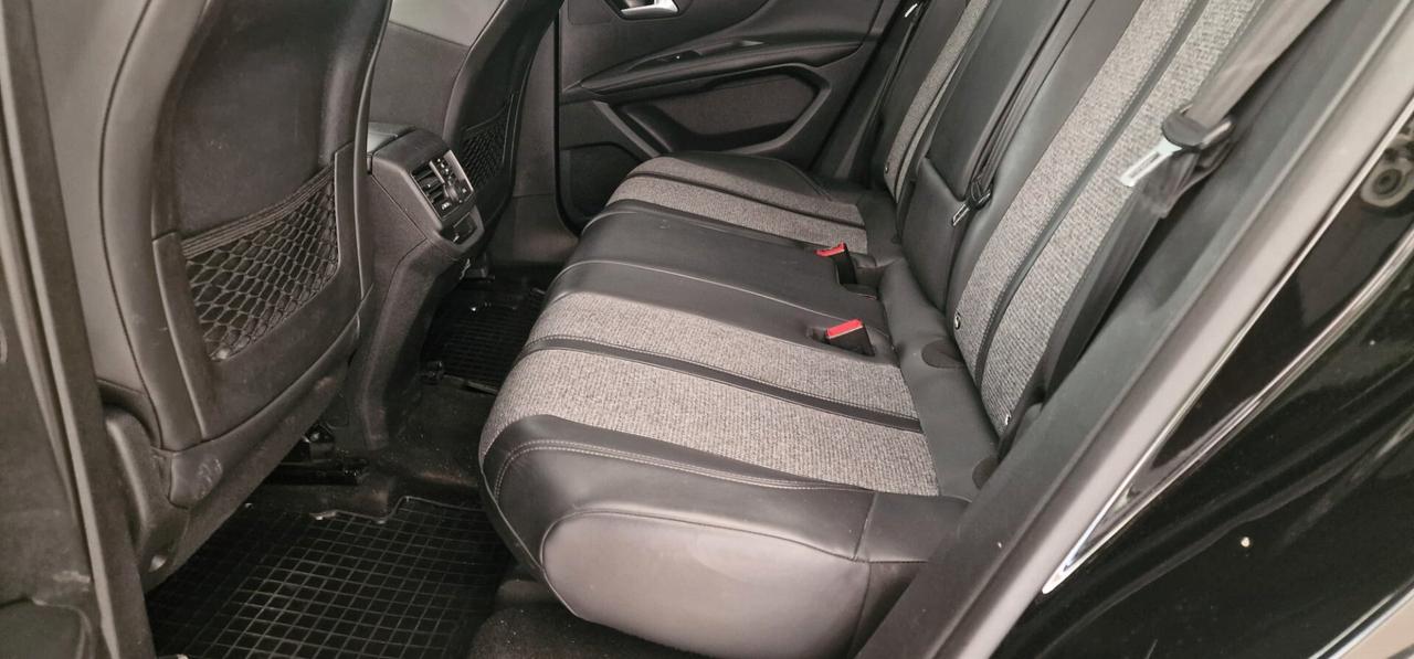 Peugeot 3008 BlueHDi 150 S&S Allure