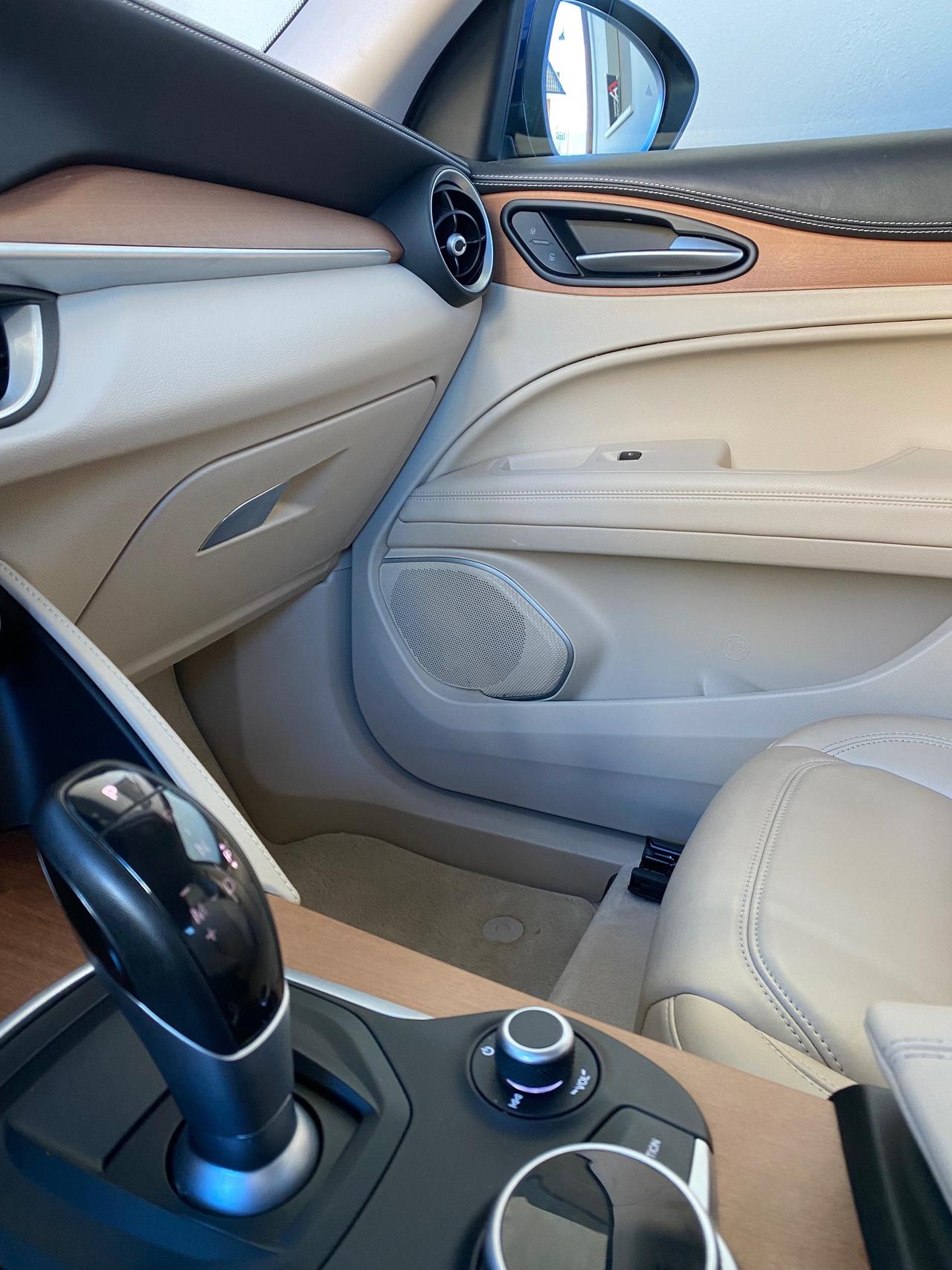 Alfa Romeo Stelvio 2.0 t Executive Q4 200cv auto my19