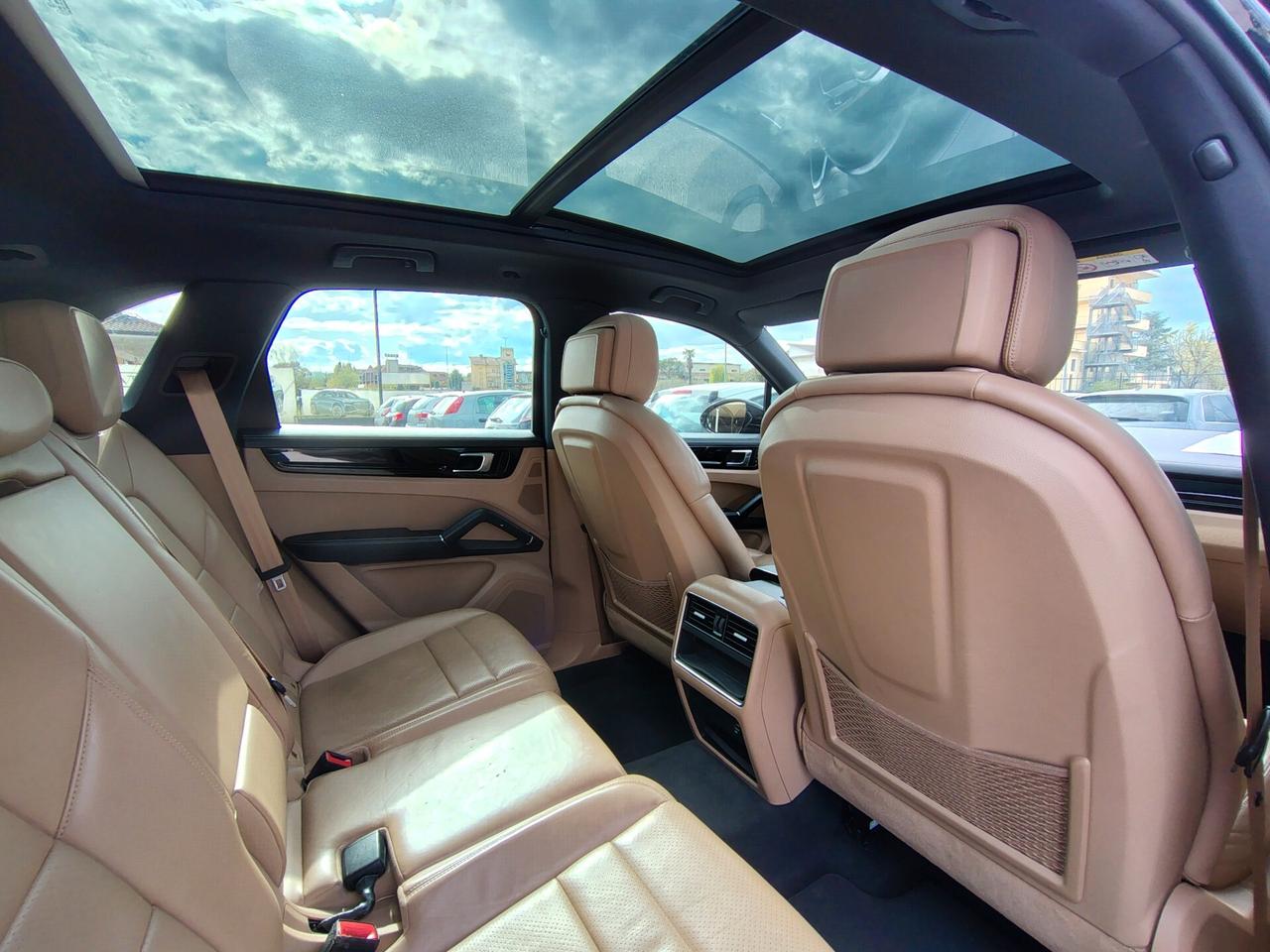 Porsche Cayenne 3.0 V6 "UNIPROPRIETARIO"