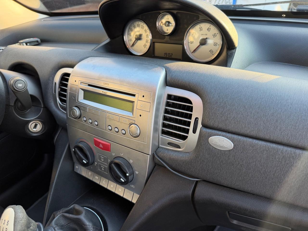 Lancia Ypsilon 1.2 Oro Giallo