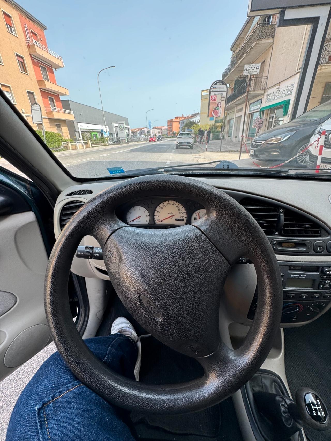 Ford Fiesta 1.2i 16V cat 5 porte Ghia
