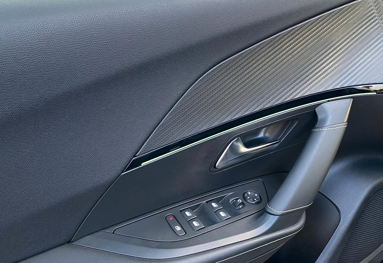 Peugeot 2008 GT Pack 1.5 bluehdi 130CV