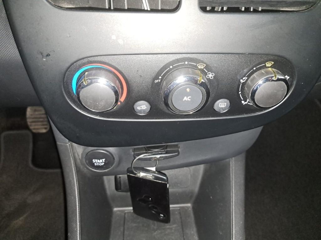 RENAULT Clio IV 2012 - Clio 5p 1.2 Live 75cv