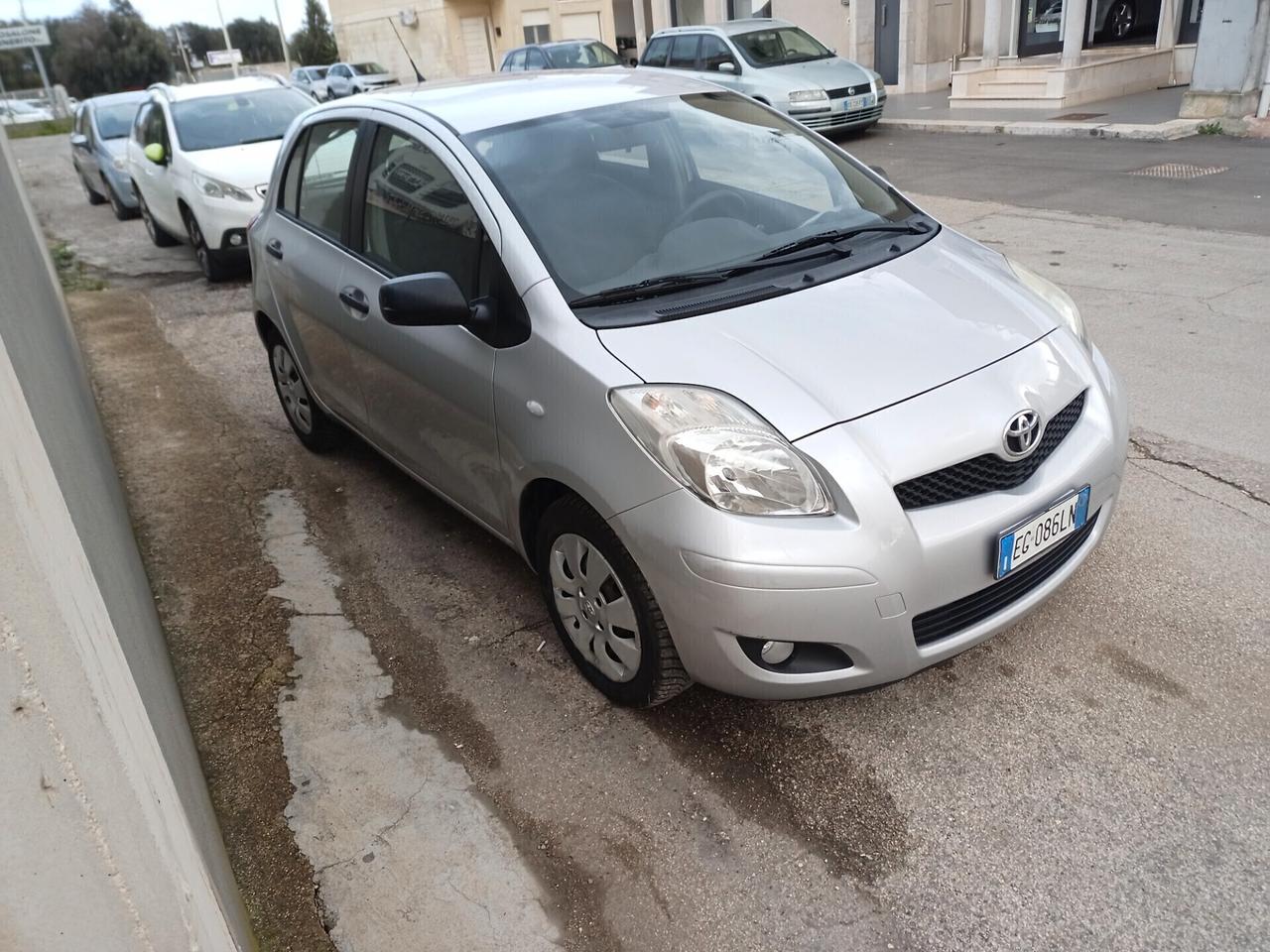 Toyota Yaris 1.0 5 porte Now