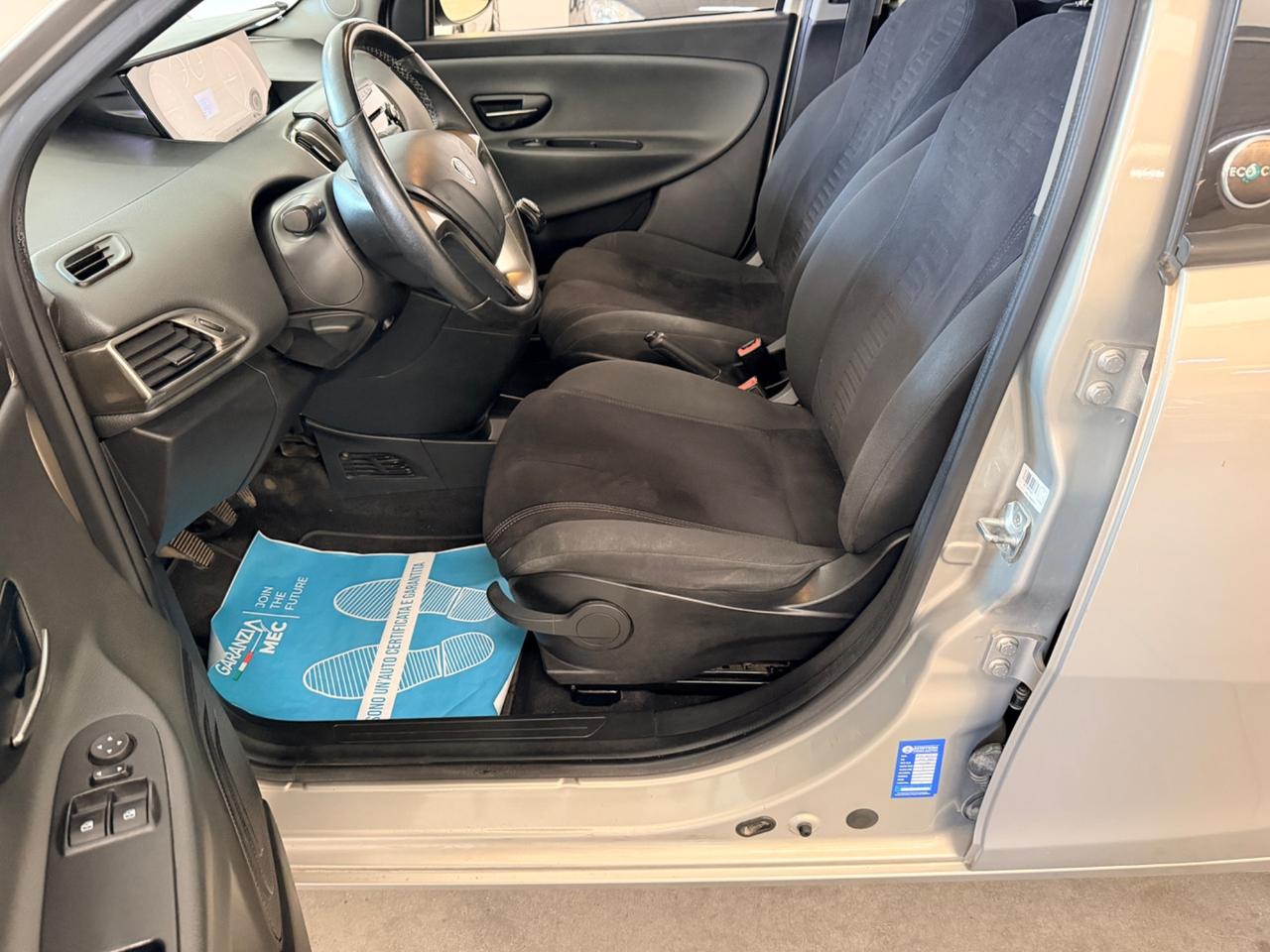 Lancia Ypsilon 0.9 TwinAir 85 CV 5 porte Metano Ecochic Gold