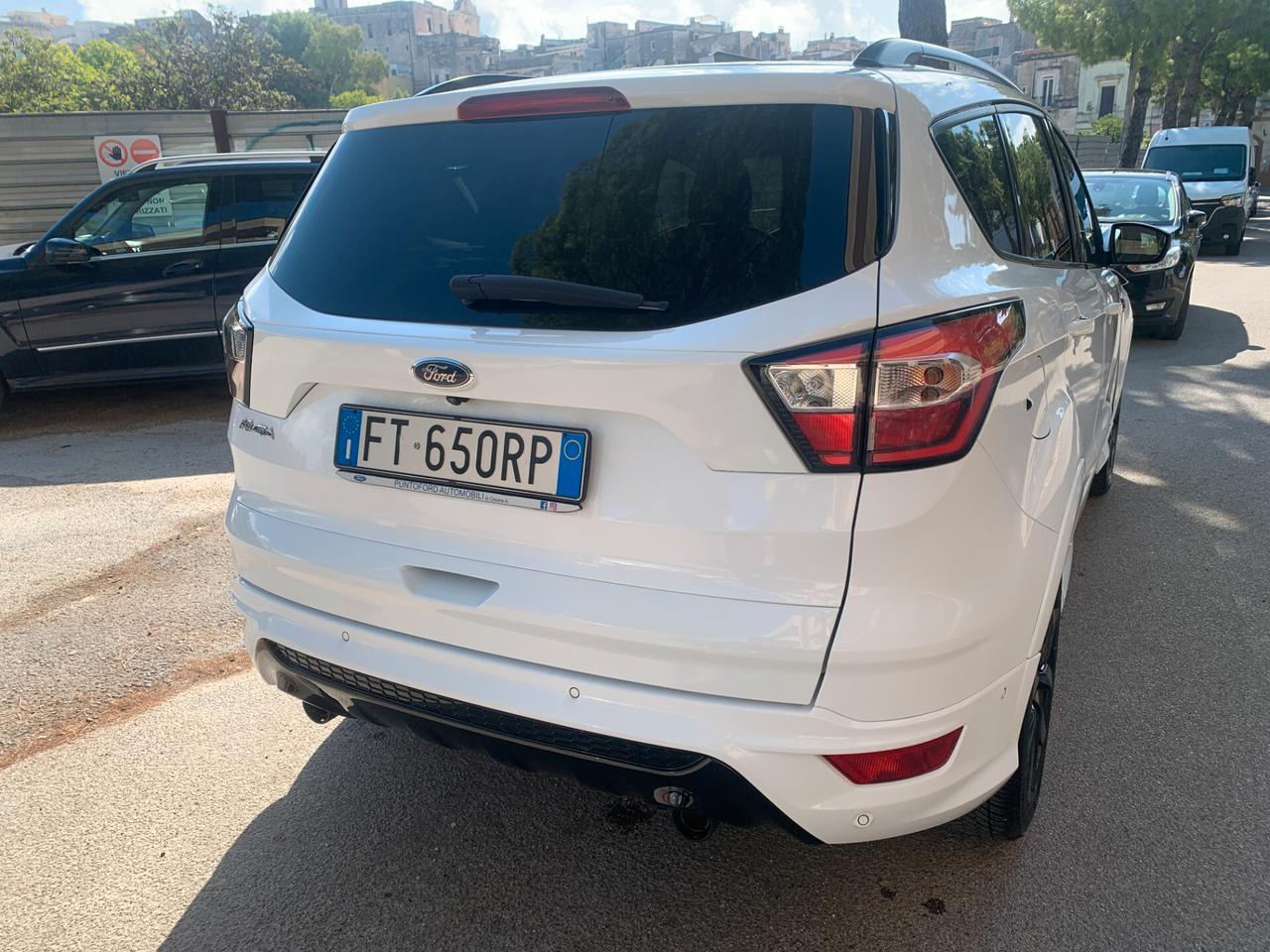 Ford Kuga 1.5 TDCI 120 CV S&S 2WD ST-Line