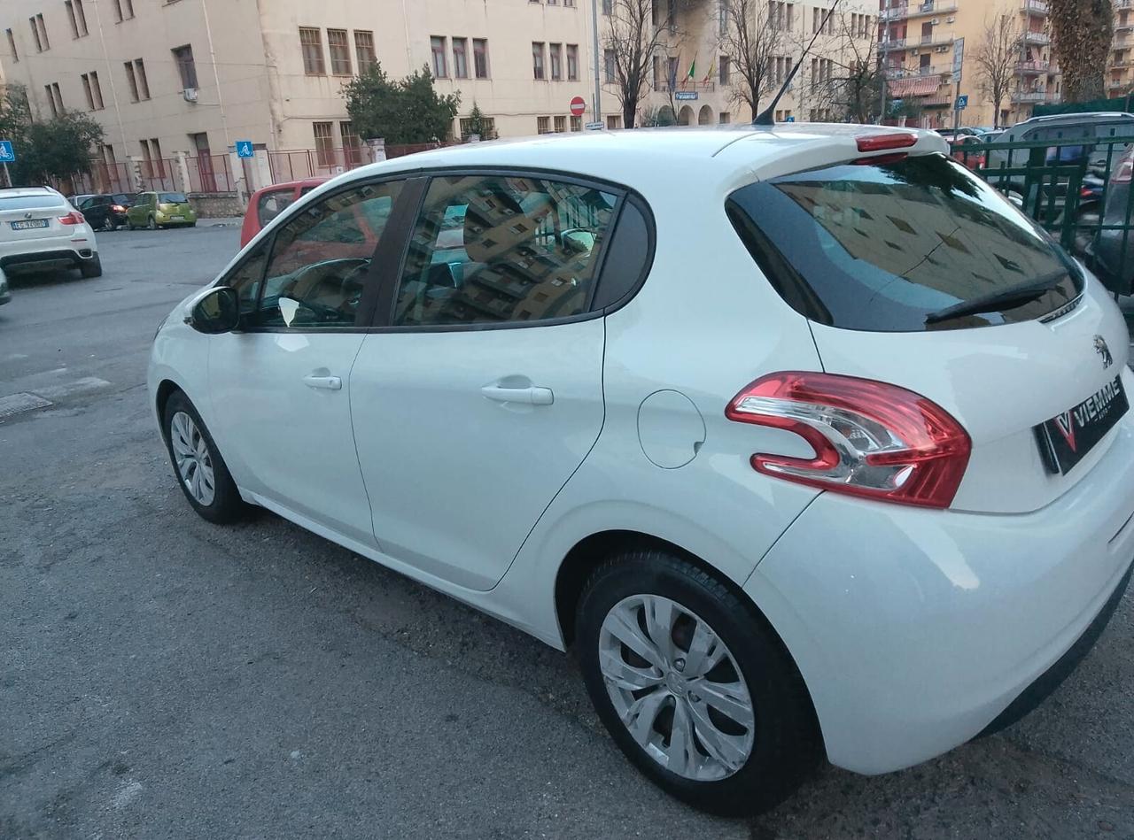 Peugeot 208 PureTech 82 5 porte Allure