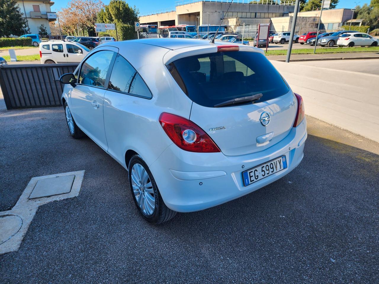 Opel Corsa 1.2 3 porte Elective
