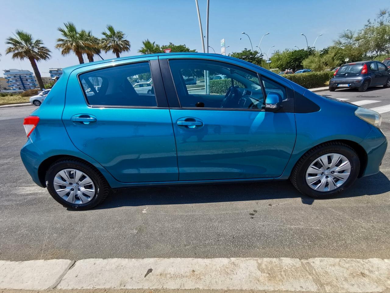 Toyota Yaris 1.4 D-4D 5 porte Lounge 2012