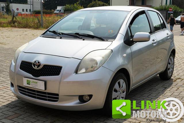 TOYOTA Yaris 1.3 VVTi 87CV - CAMBIO AUTOMATICO - PRENOTATA