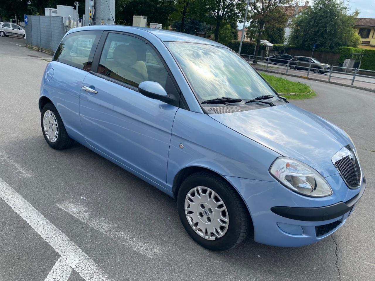 Lancia Ypsilon 1.2 Argento