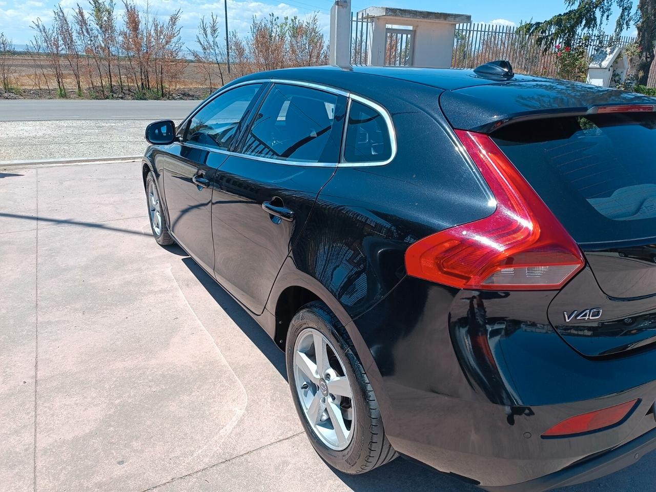 Volvo V40 D2 1.6 Summum