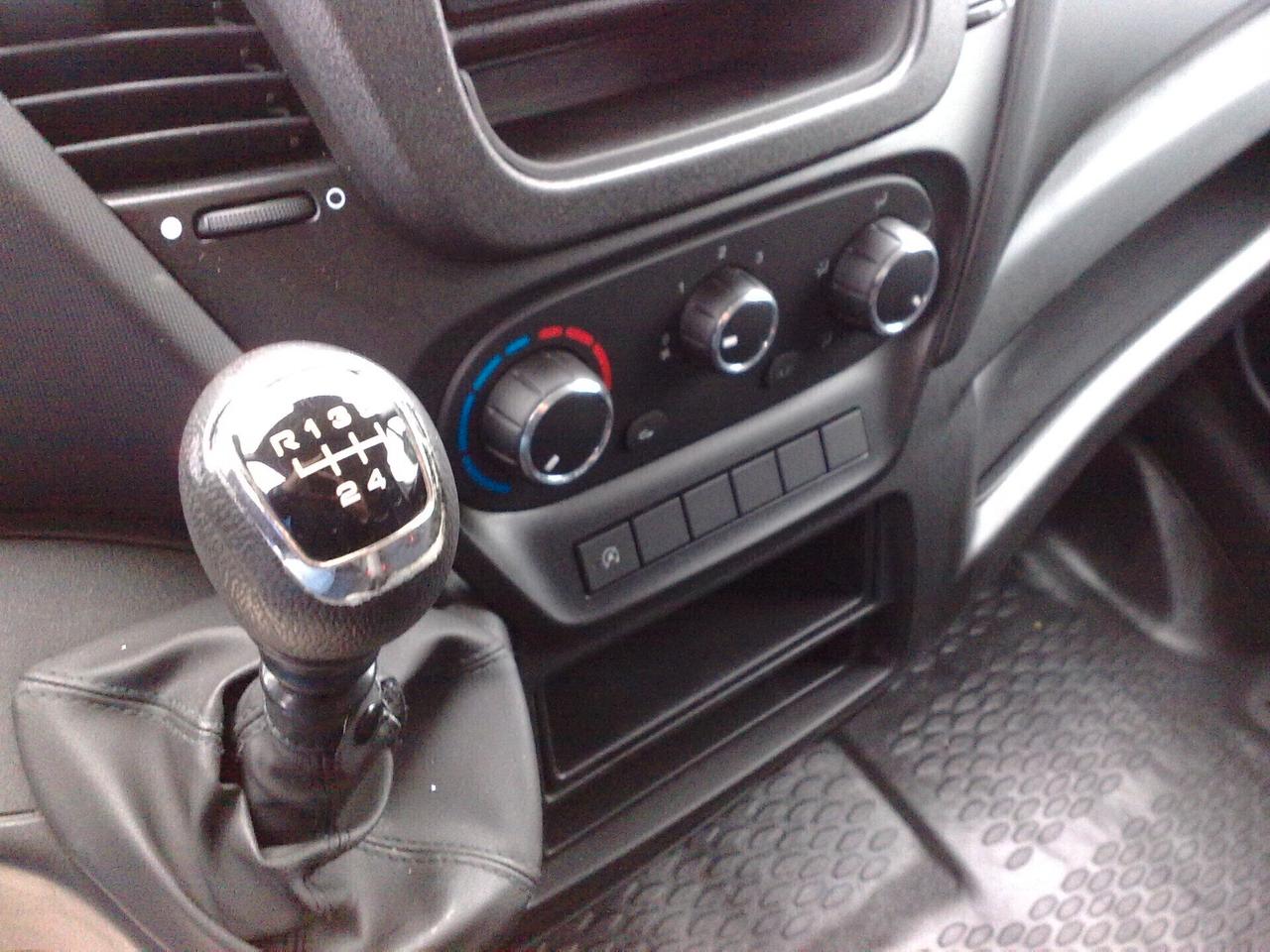 Iveco Daily 35s14 2.3hpt Furgone di serie - 2021