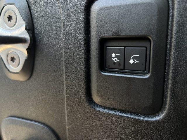 LAND ROVER Defender Defender 110 Standard (2.0D SD4 200 PS AWD Auto)