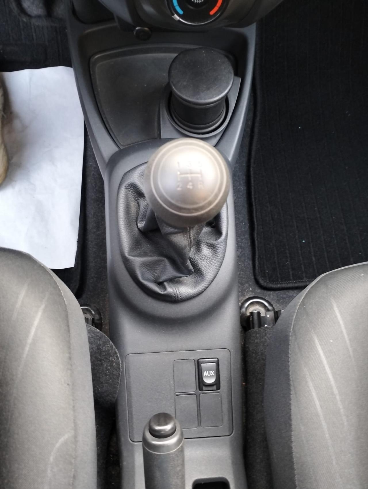 Toyota Yaris 1.0 5 porte Sol