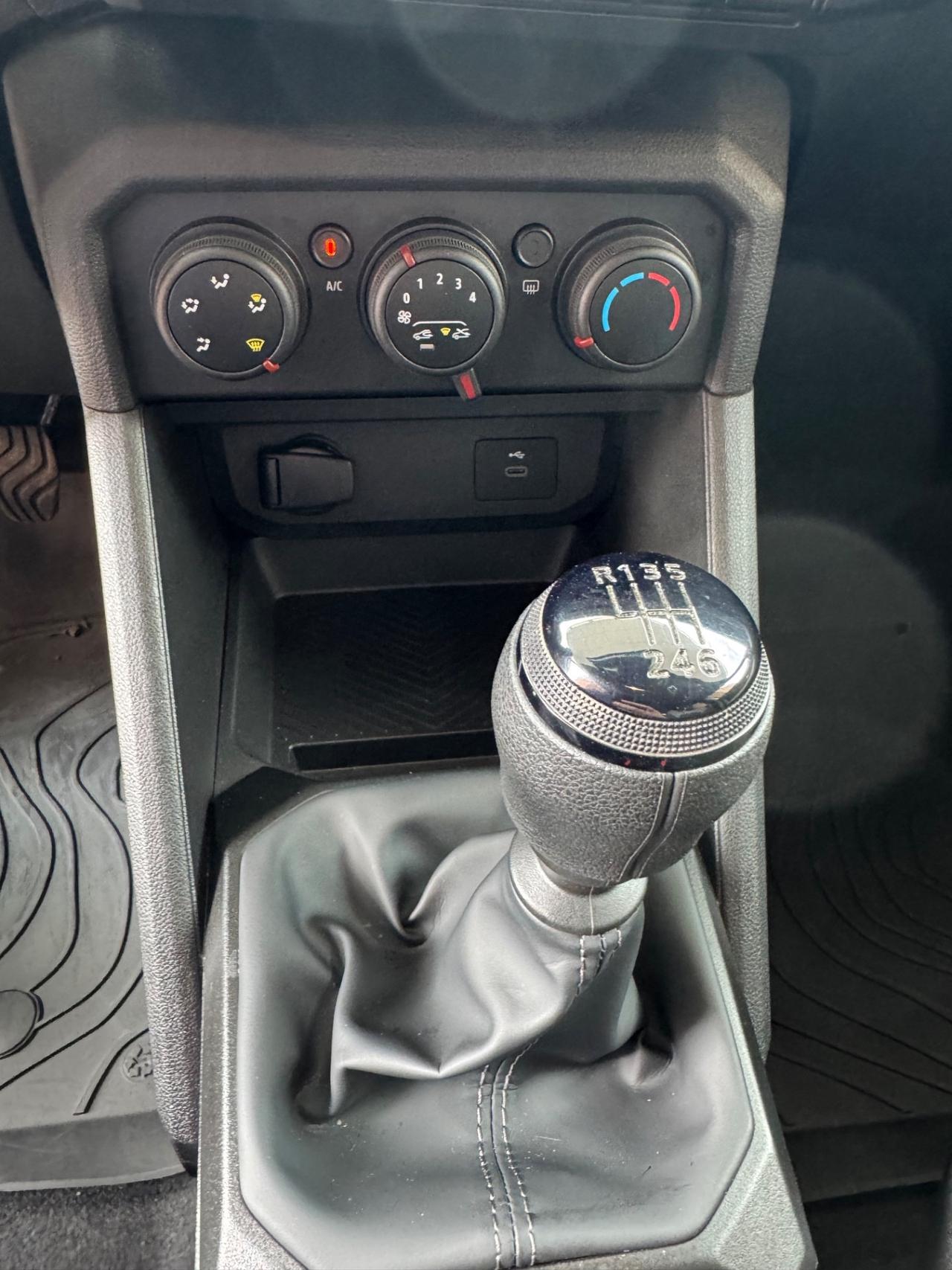 Dacia Duster Eco-G 100 CV Essential