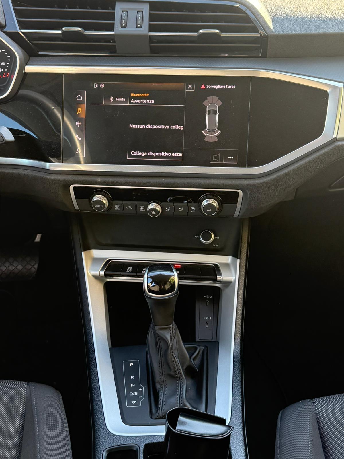 Audi Q3 35 2.0 tdi Business s-tronic