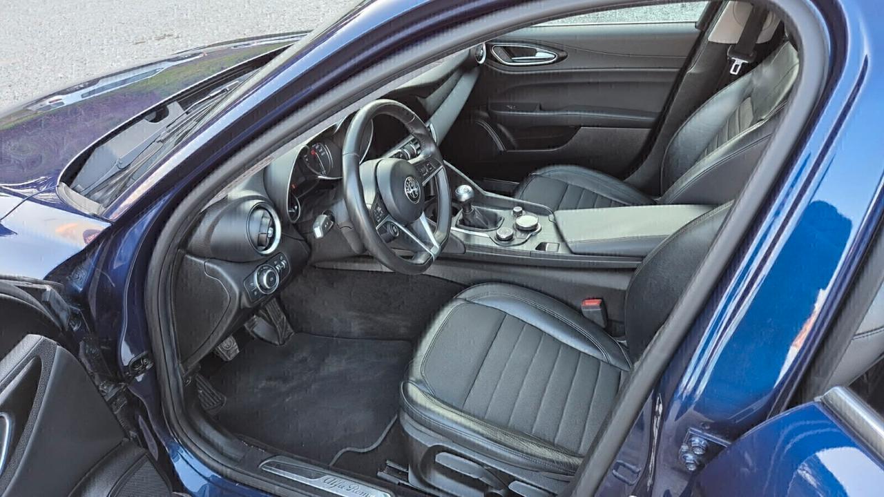 Alfa Romeo Giulia JTDM Super Full-Garanzia 3 anni