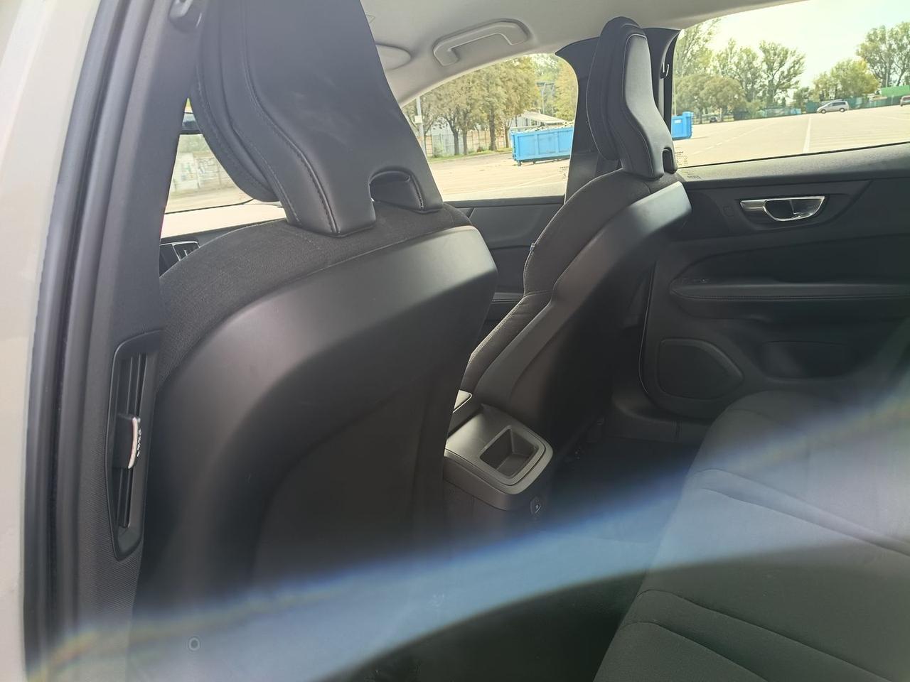 Volvo V60 momentum business pro 2.0 b4 mhev #12002