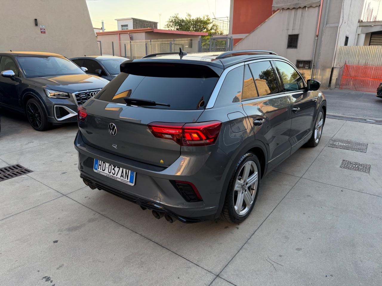 Volkswagen T-Roc R 2.0 TSI DSG 4MOTION BlueMotion Technology
