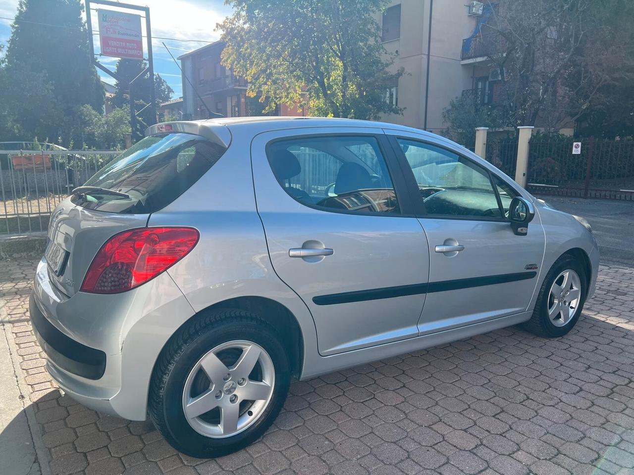 Peugeot 207 1.4 77.000KM OK NEOPATENTATI
